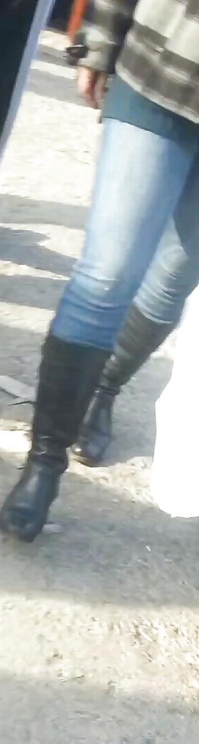 25P Sexy feet, legs annd ass romanian