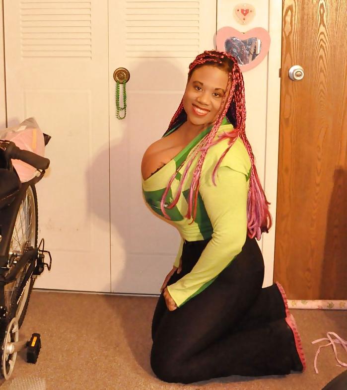 15P PinkLisa Non-Nude