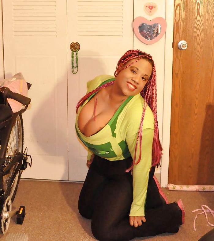 15P PinkLisa Non-Nude