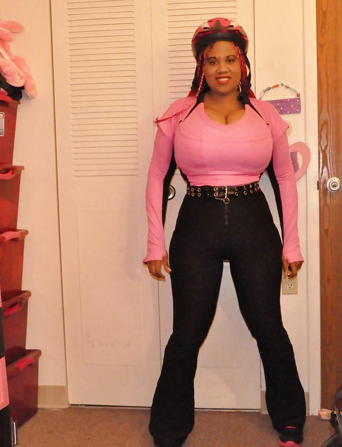 15P PinkLisa Non-Nude