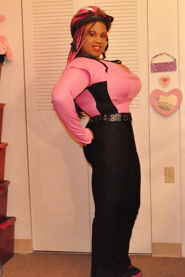15P PinkLisa Non-Nude