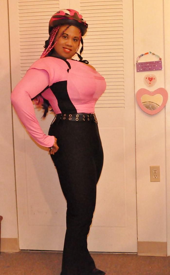 15P PinkLisa Non-Nude