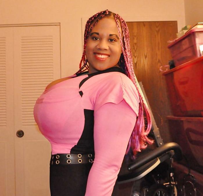 15P PinkLisa Non-Nude