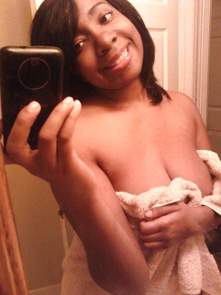10P Penni has a voluptuous body