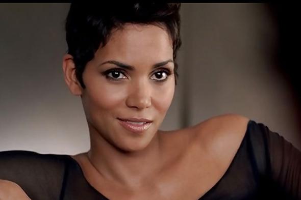 19P Halle Berry sexy
