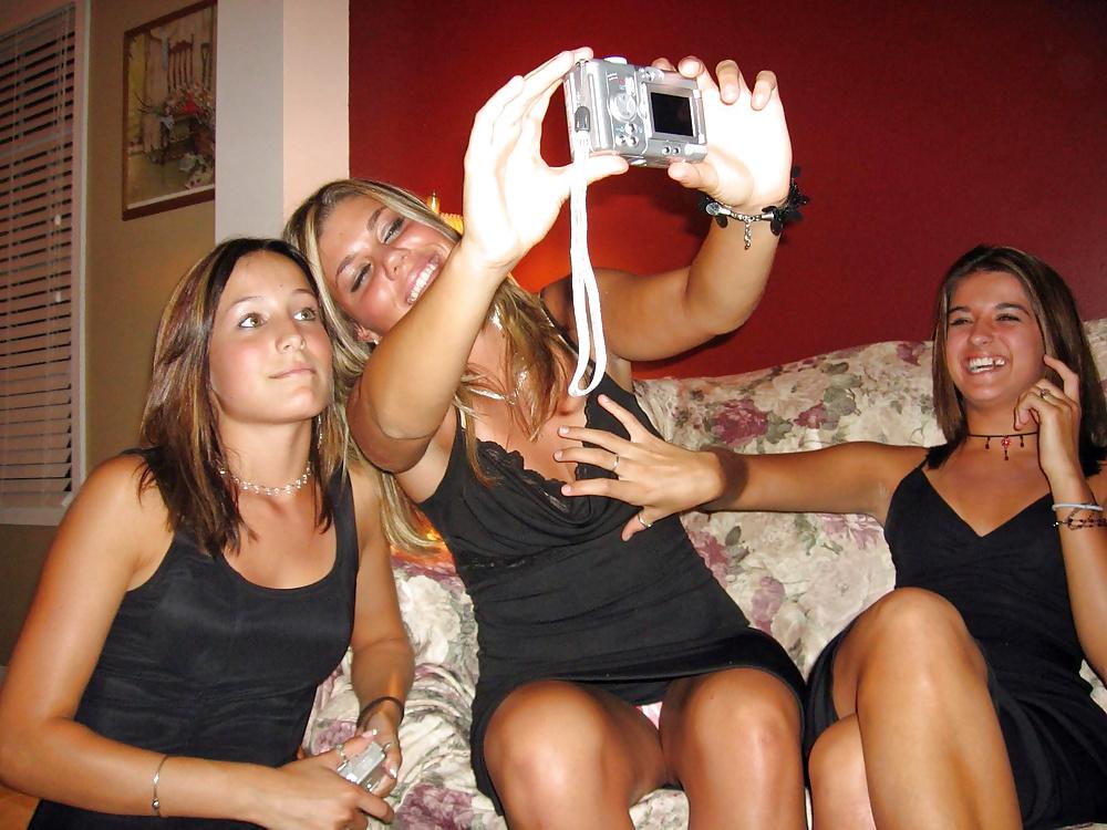 25P Women Dressed to Seduce (NN)