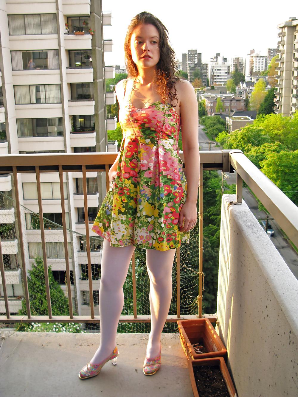 25P Women Dressed to Seduce (NN)