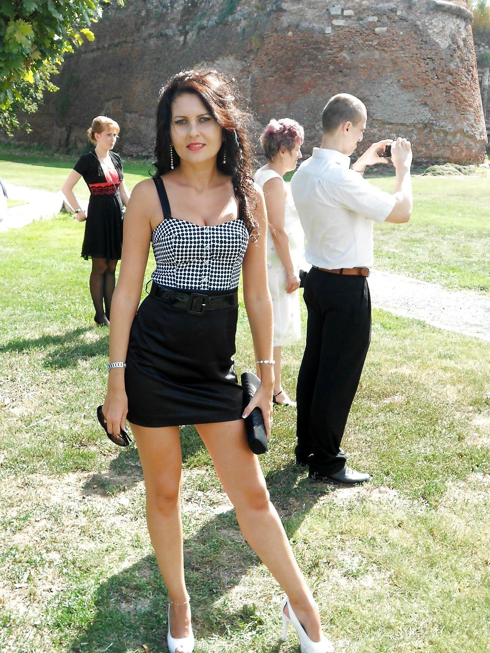 8P Romanian MILF Slut Camelia