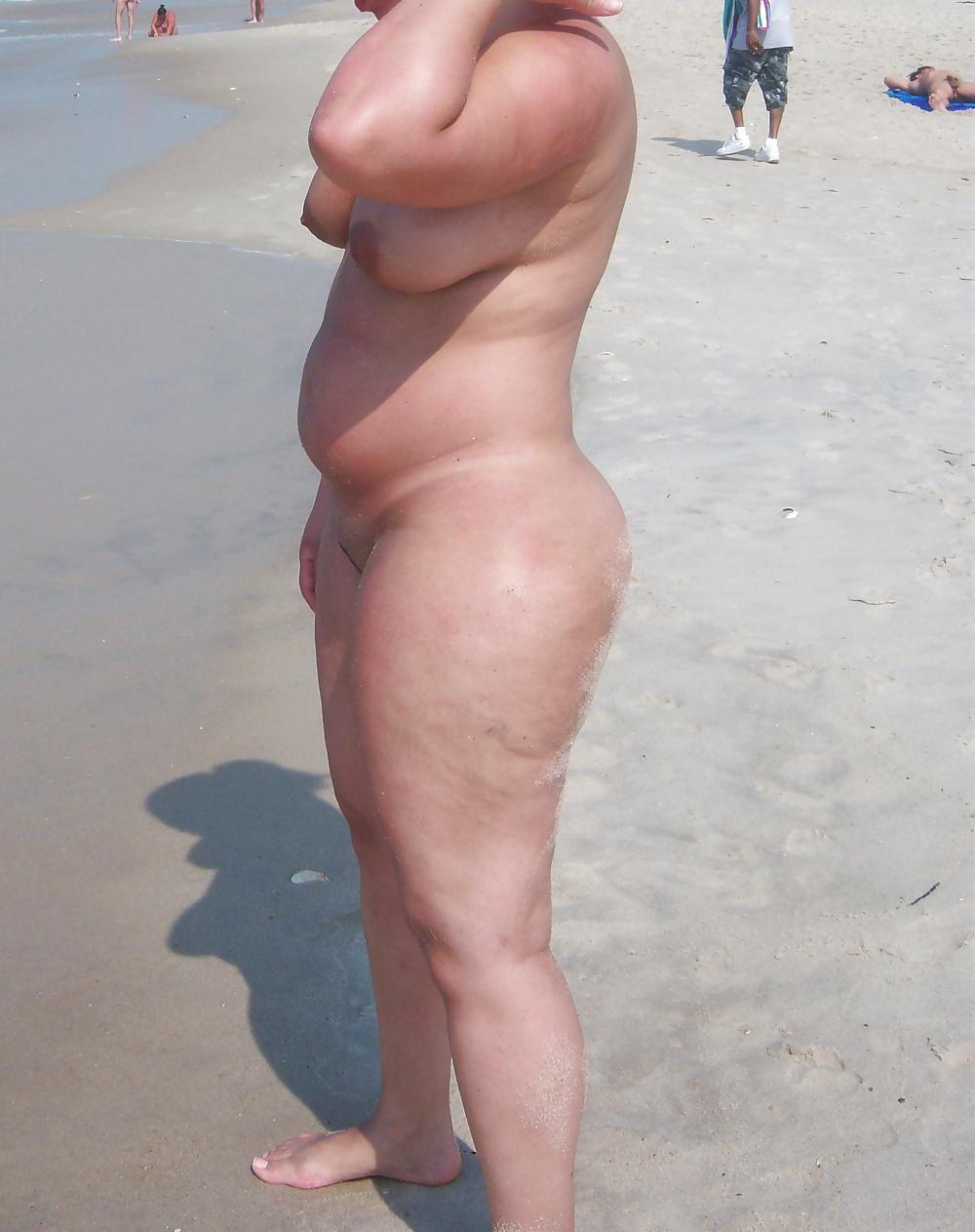 25P Shaved chubby Latin wife at nude beach