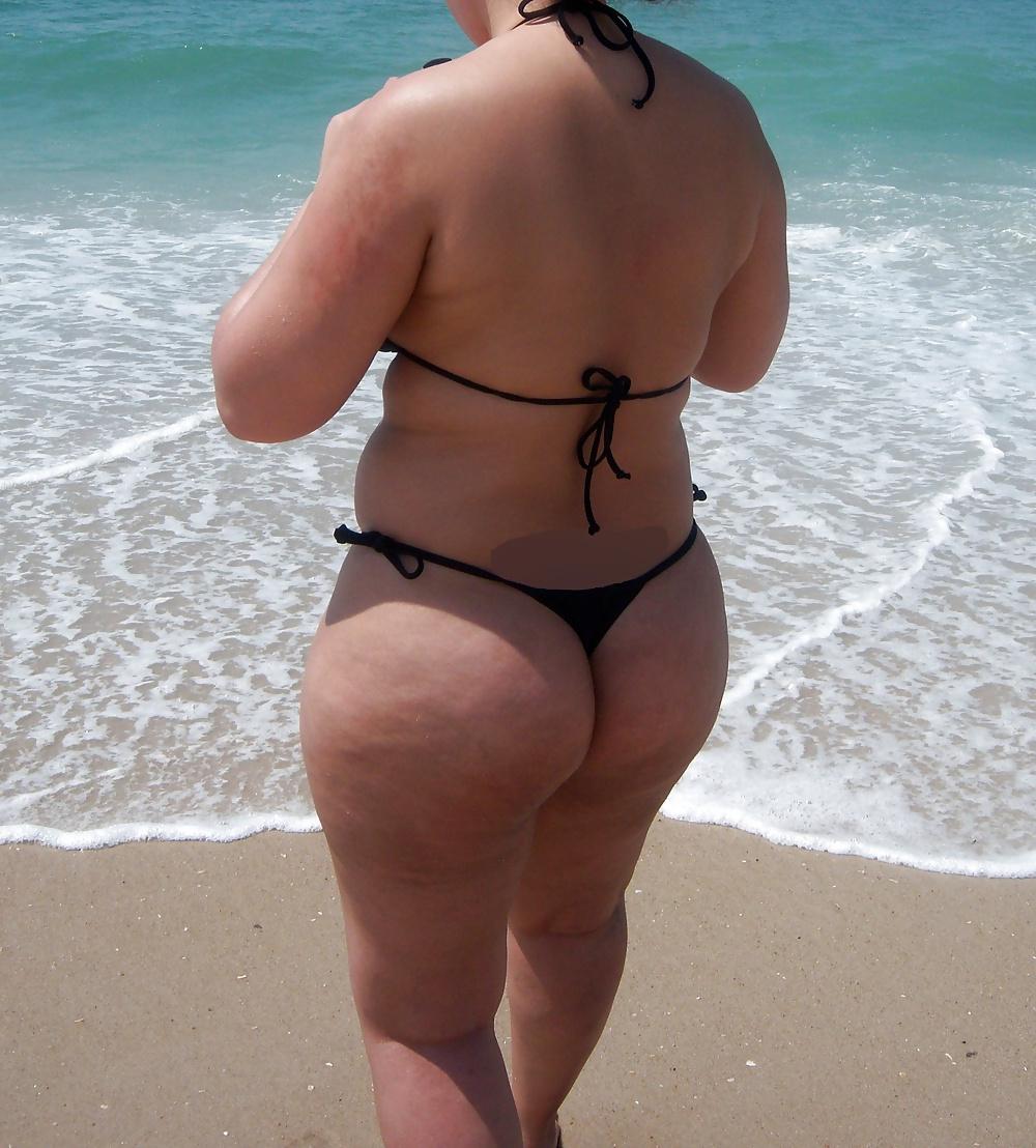 25P Shaved chubby Latin wife at nude beach
