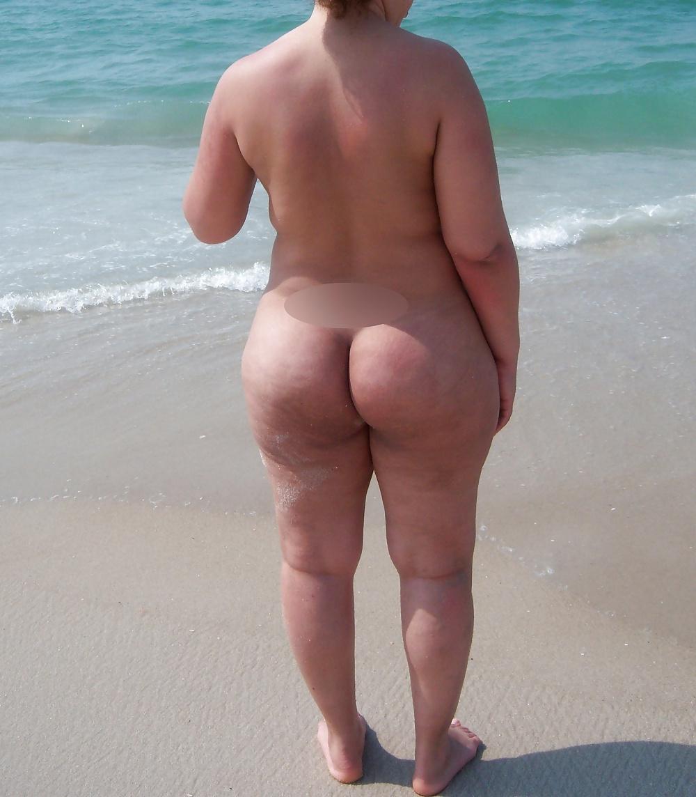 25P Shaved chubby Latin wife at nude beach