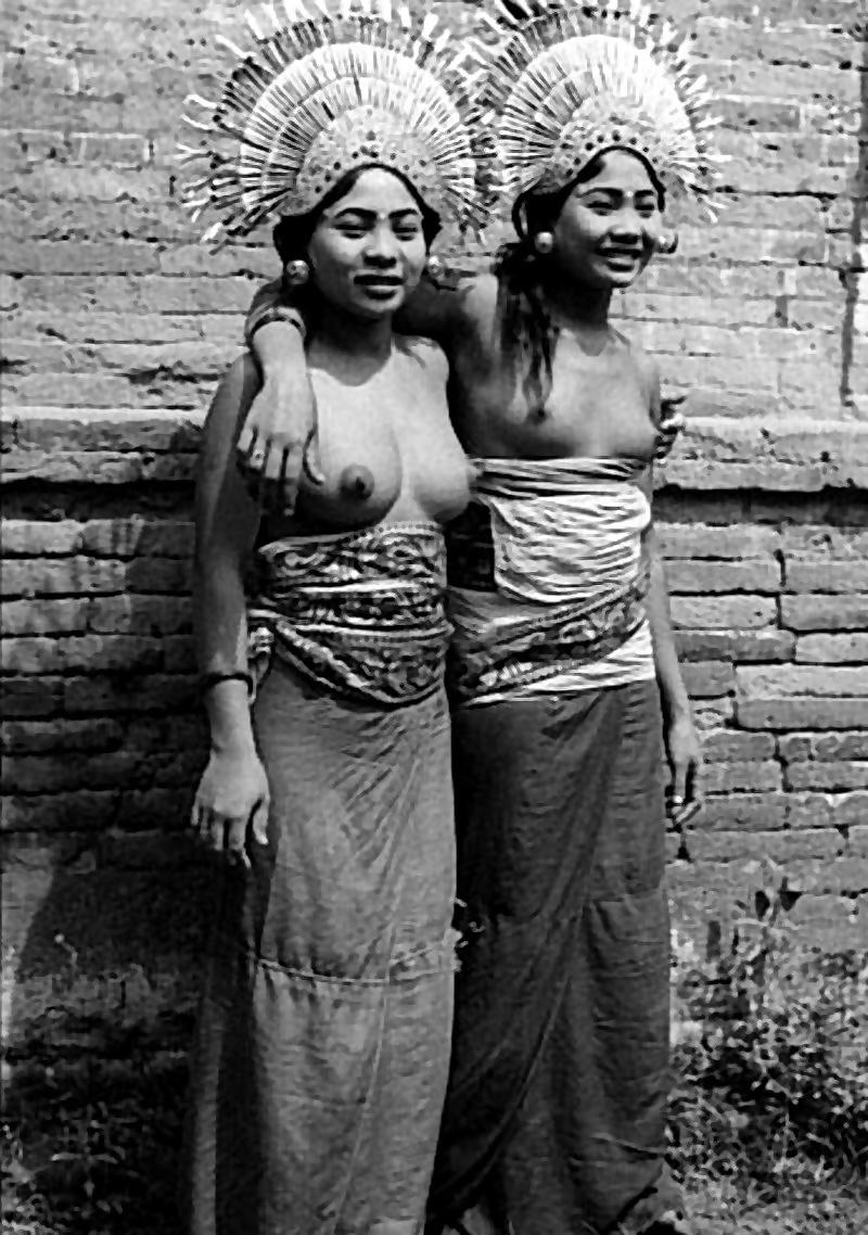 25P Mother and NOT her Daughter