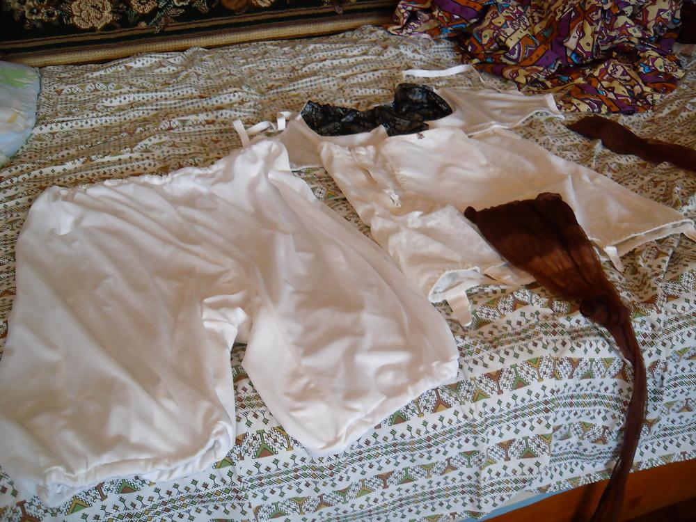 25P Pushuna's fucking big butt in riped white pantaloons