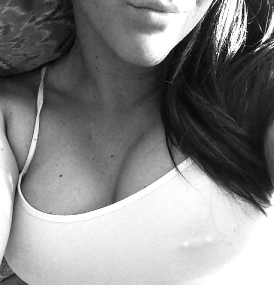 10P Its cold out there (Hard Nipples)