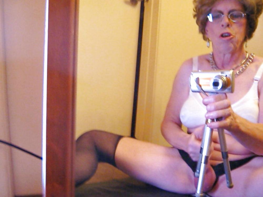 25P JOANNE SLAM - NASTY BRUNETTE GRANNY TRANNY