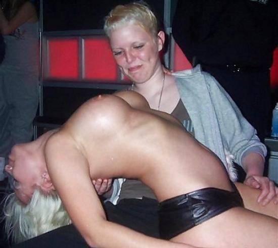 25P Lesbian Lapdances