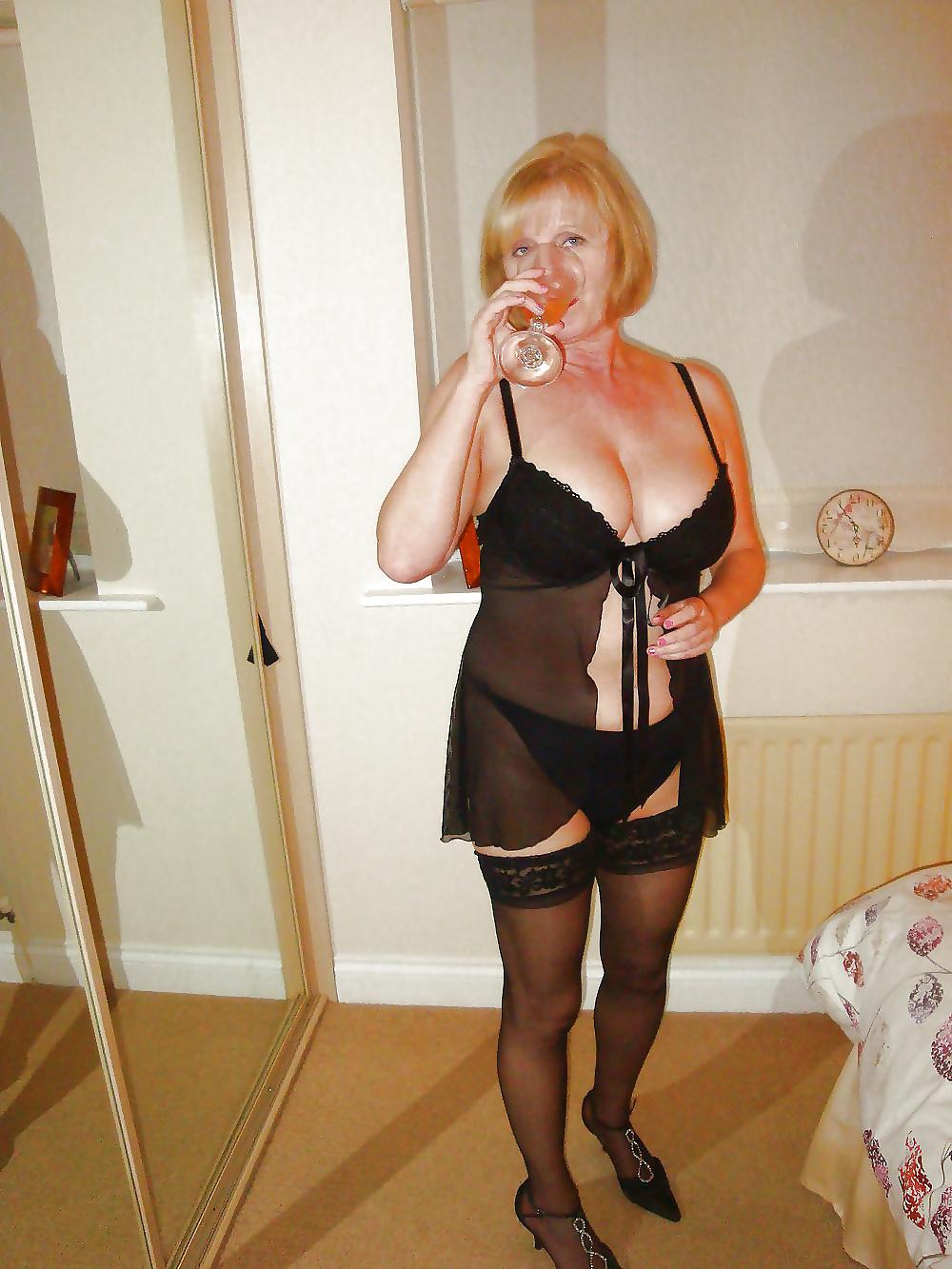 21P Sexy clothed grannies