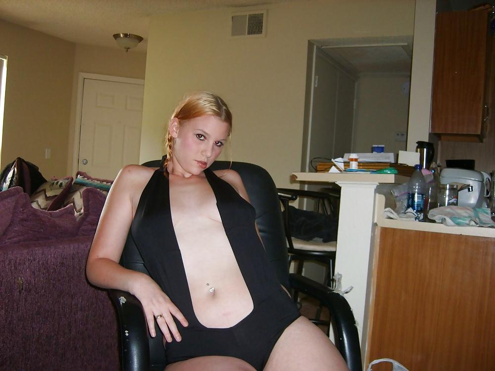25P Big butt blonde