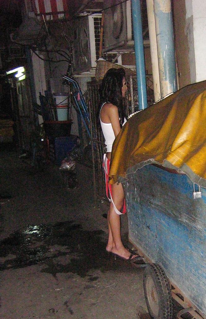 25P Bangkok Ladyboy Nina