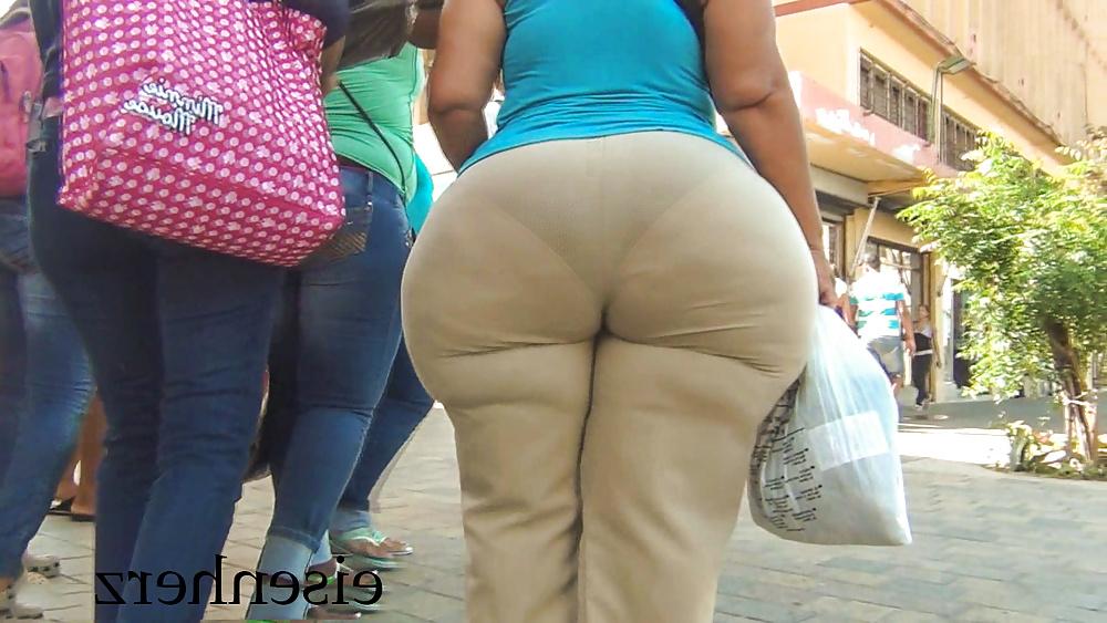 25P Big butt candid 2 