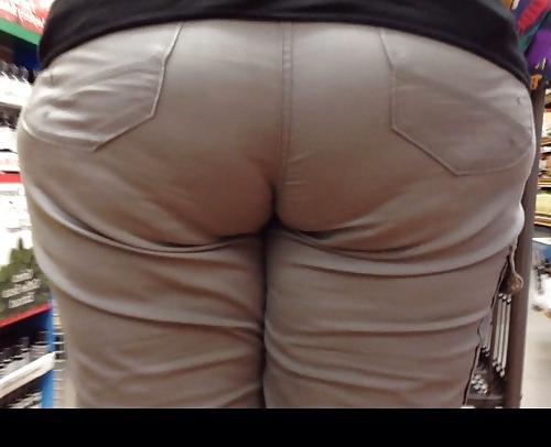 25P Big butt candid 2 