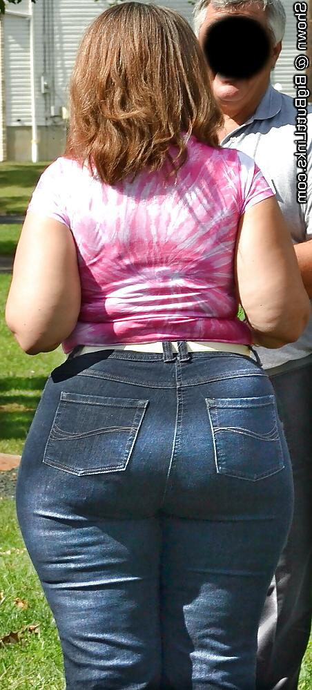 25P Big butt candid 2 