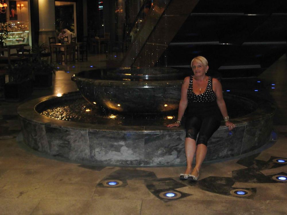 25P Sexy Granny Slut