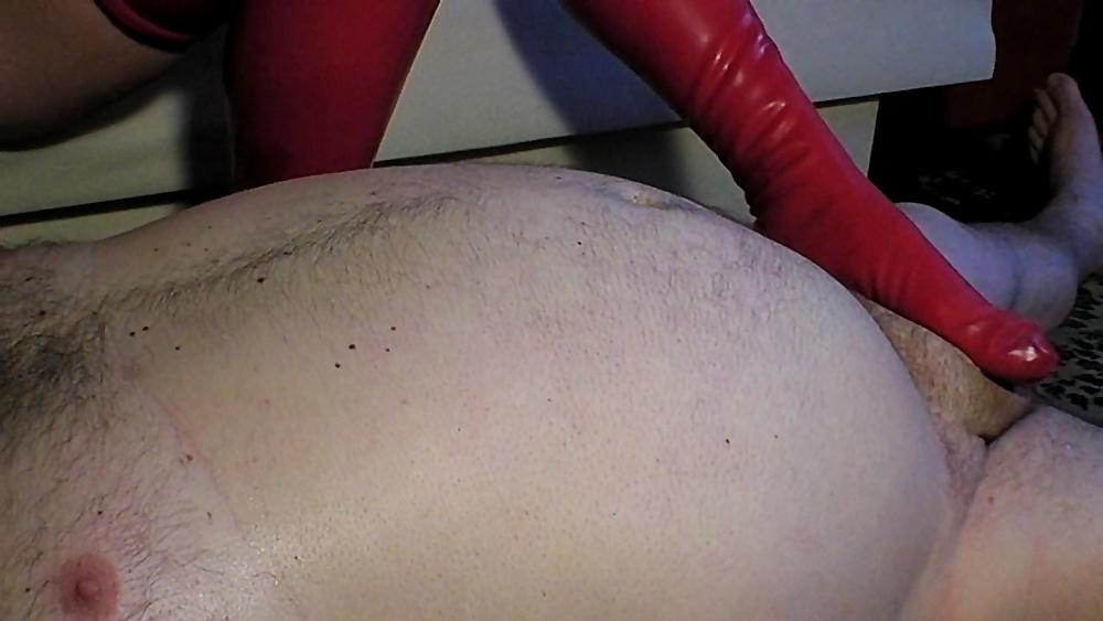 25P Granny Lisa and Johny in latex and trampling 2