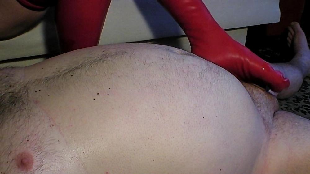 25P Granny Lisa and Johny in latex and trampling 2