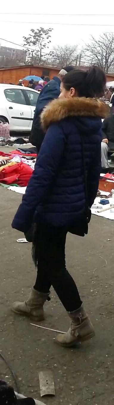 25P Romanian feet 