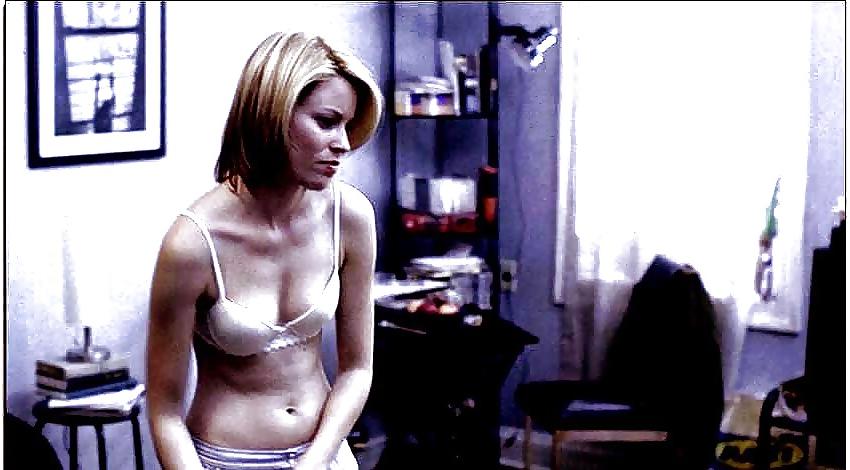 25P Elizabeth Banks