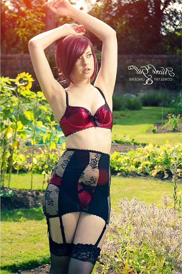 25P Sexy Lingerie Models - 1