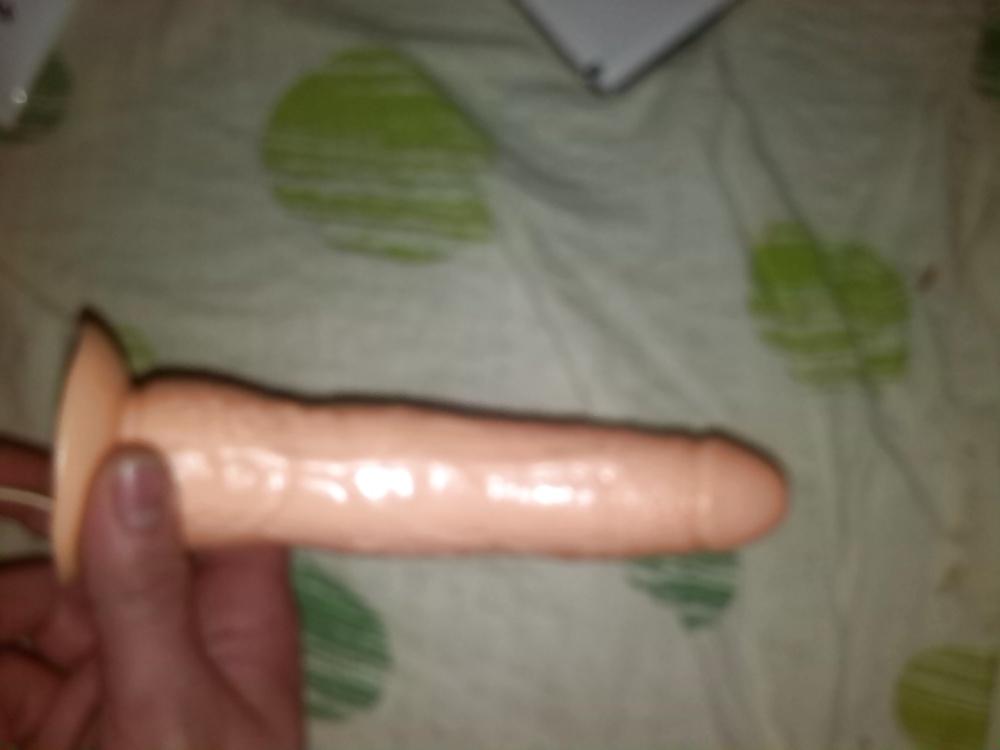 8P Eu cu un vibrator ma joc 