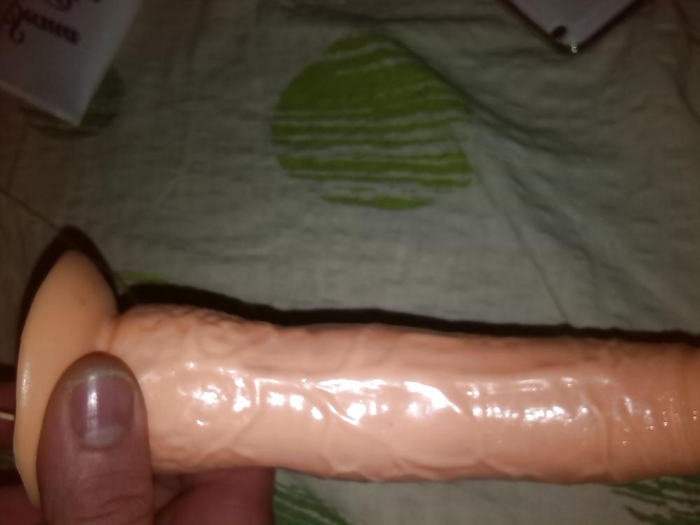8P Eu cu un vibrator ma joc 