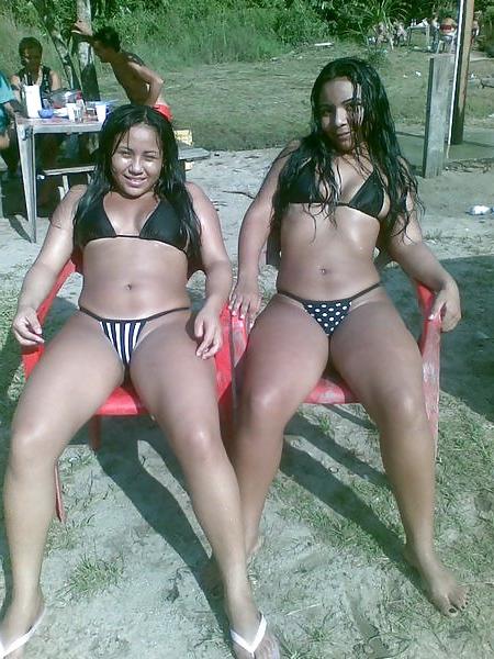 22P Favela Girls p.IV