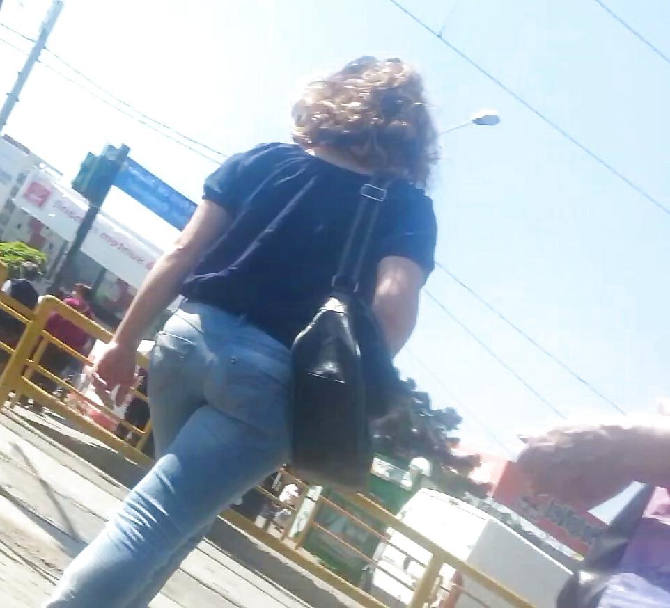 18P Sexy ass street romanian