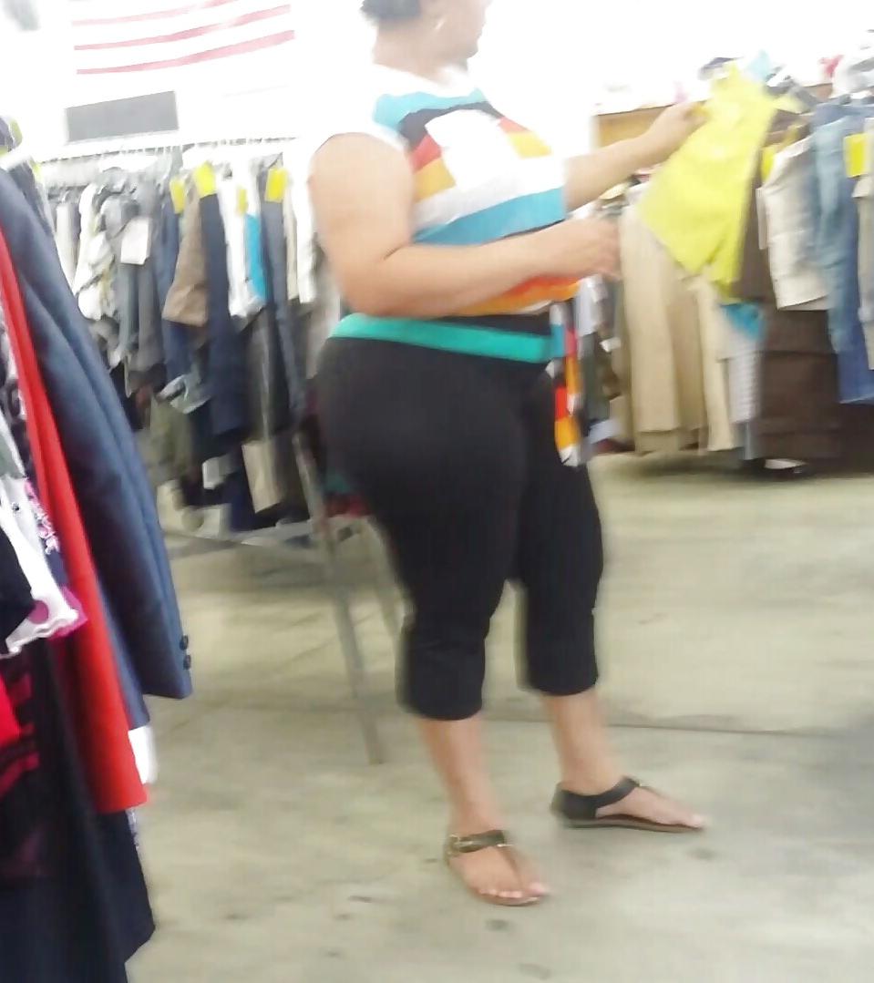 25P Latina Milf Mega Bubblebutts