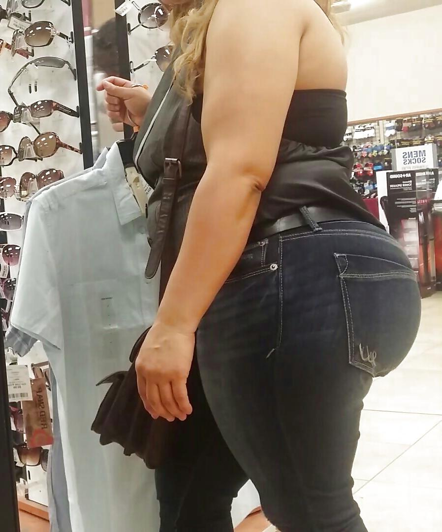 25P Latina Milf Mega Bubblebutts