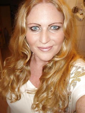 5P Simone 34 Years old Lady from the Neighbourhood...