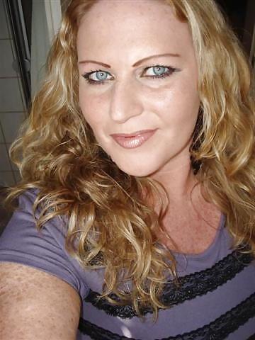 5P Simone 34 Years old Lady from the Neighbourhood...