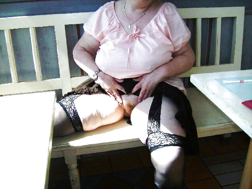 25P Tres vieille granny