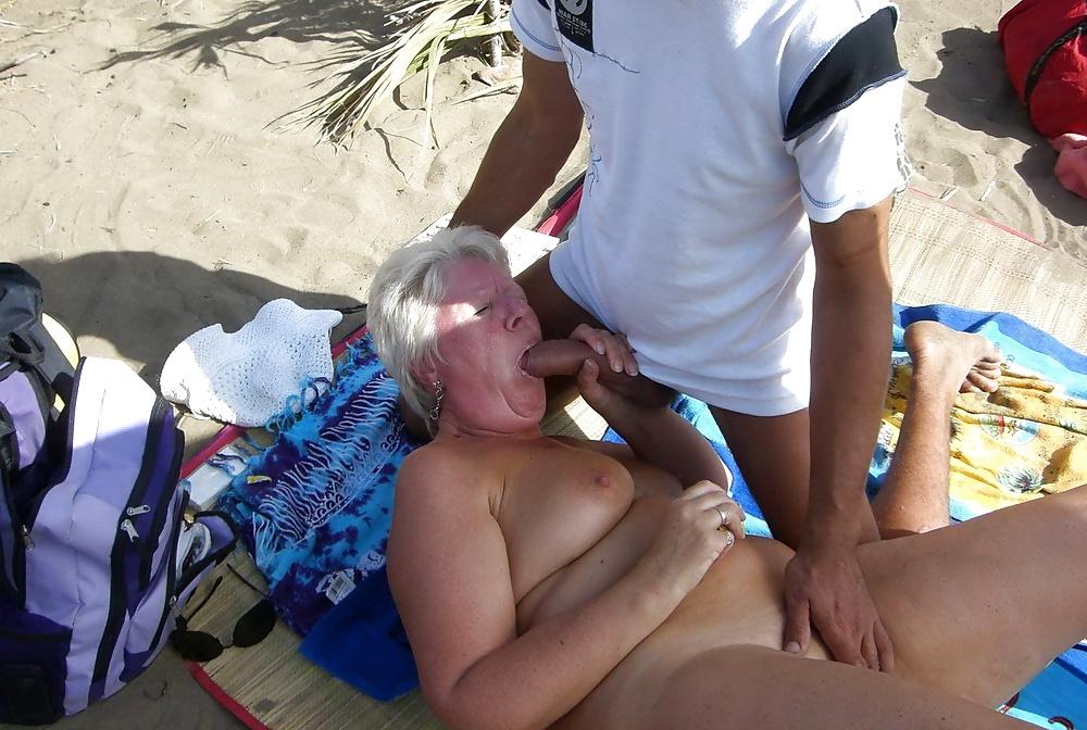 25P Tres vieille granny