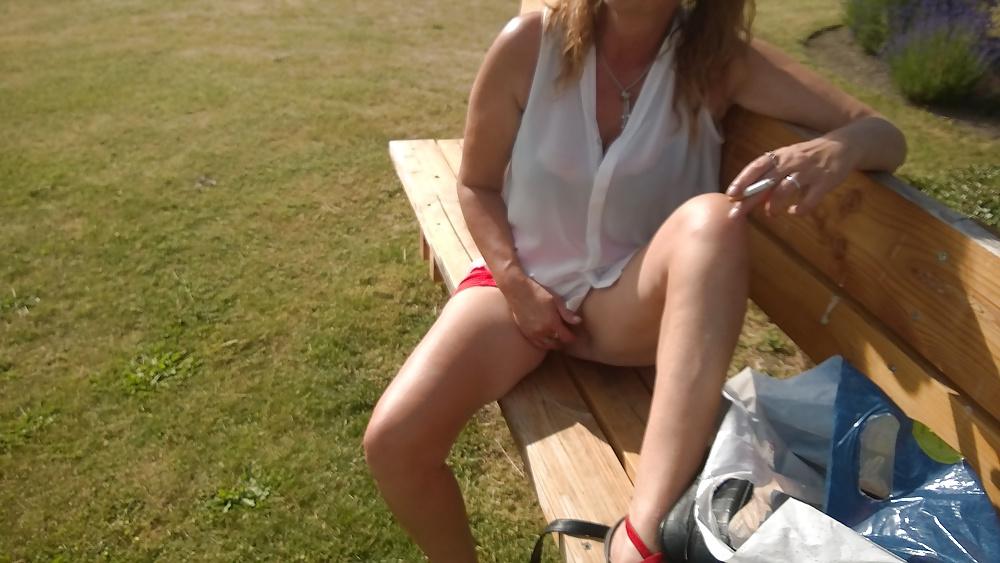 14P Upskirt, no panties