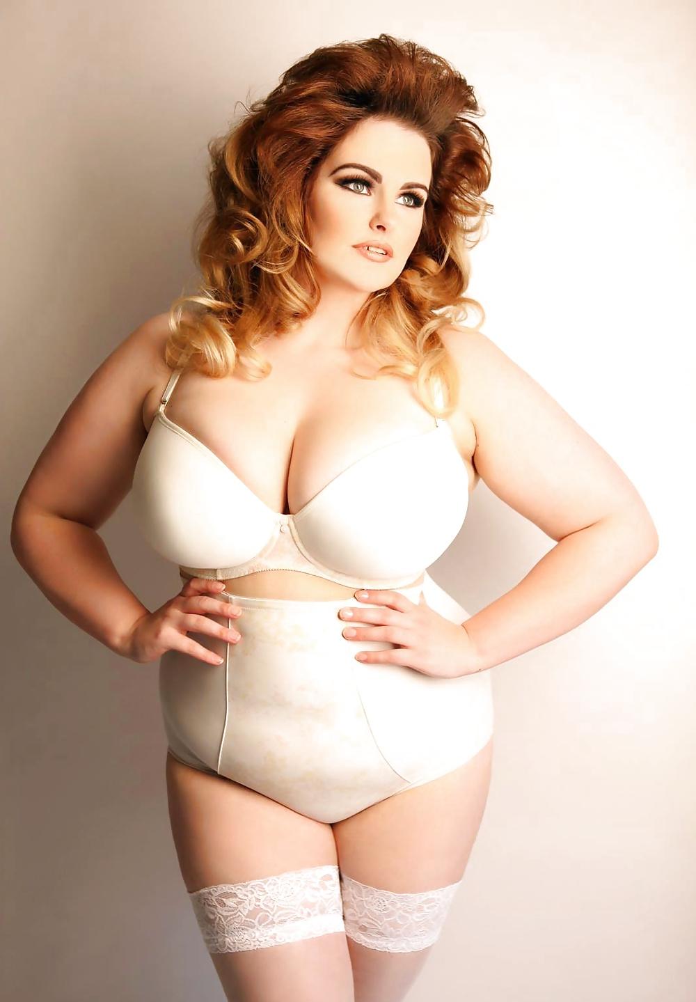 25P The Lovely BBW Elle