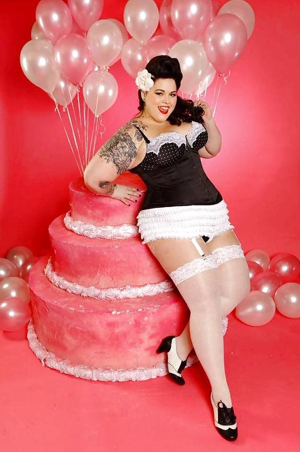 25P The Lovely BBW Elle