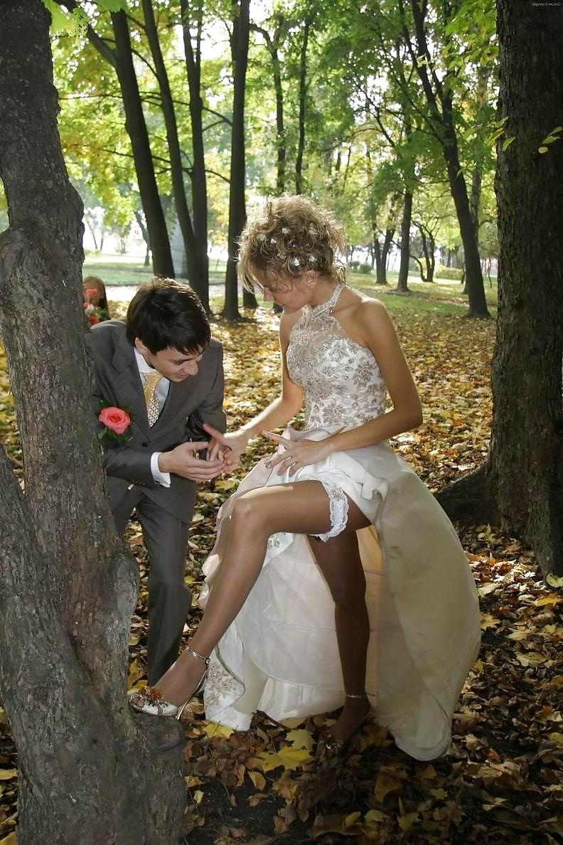 25P Bridal voyeur