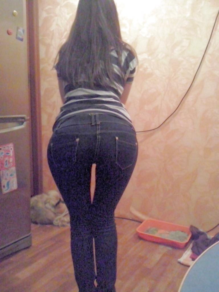 25P Amateur young ass