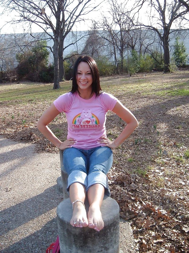 5P Stephanie and her virgin pink soles