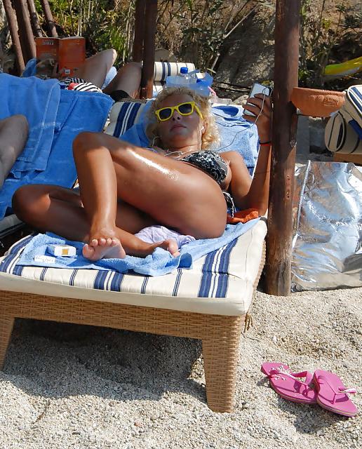 25P GREEK MILF ELENH MENEGAKH 43 YEARS OLD 2nd ALBUM