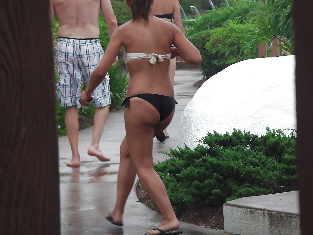 10P Non-nude - voyeur water park and theme parks